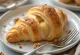 Croissants de pera servidos