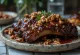 Costillas de cerdo ahumadas BBQ con glaseado de nueces pecanas