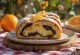 Stollen de chocolate y naranja rebanado espolvoreado con azúcar glas