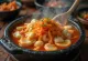 Sujebi de kimchi con pasta fresca y salsa picante