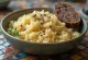 Arroz con semillas de comino servido