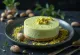 Tarta mousse de pistacho decorada