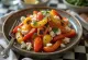 Ensalada de pimientos y feta a la barbacoa servida