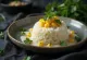 Xôi de maíz con salsa de coco y cilantro fresco