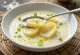 Crema de puerros y patata con nata servida