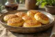 Tortitas Obwarzanek con amapola o sésamo servidas
