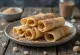 Crêpes de azúcar y canela servidas